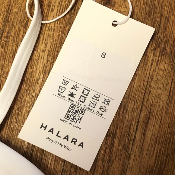 Halara Spaghetti Strap Crossover Plain Cropped Tank Top in White Size Small - Picture 8 of 8